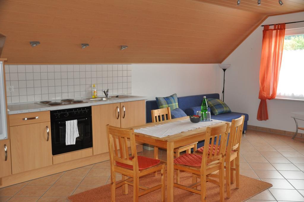 Fliederhof Ferienwohnungen Herresbach Room photo