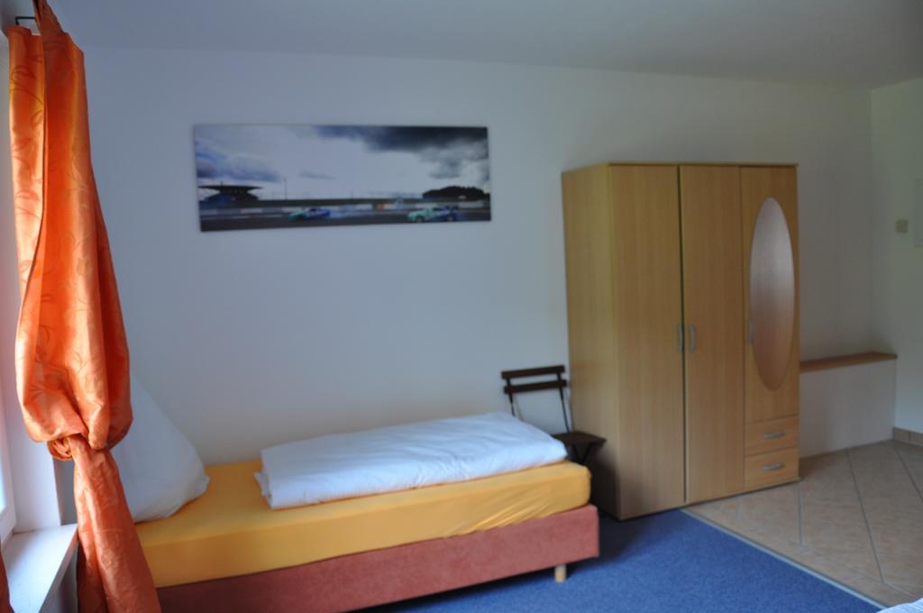 Fliederhof Ferienwohnungen Herresbach Room photo