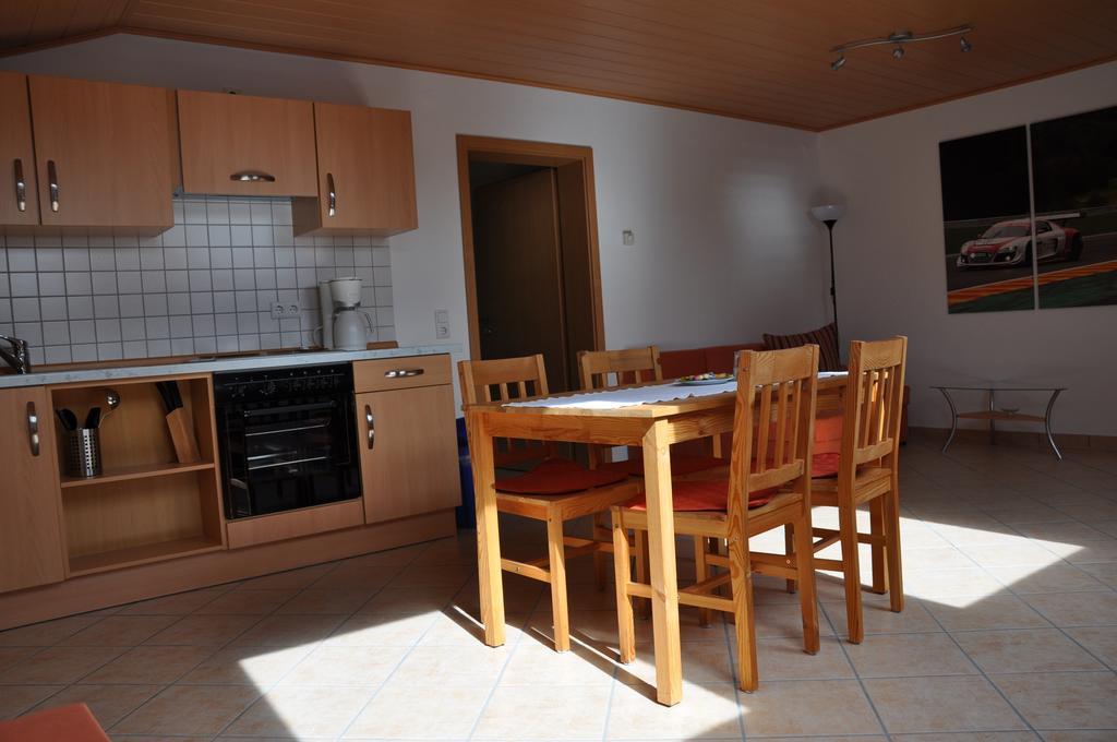 Fliederhof Ferienwohnungen Herresbach Room photo